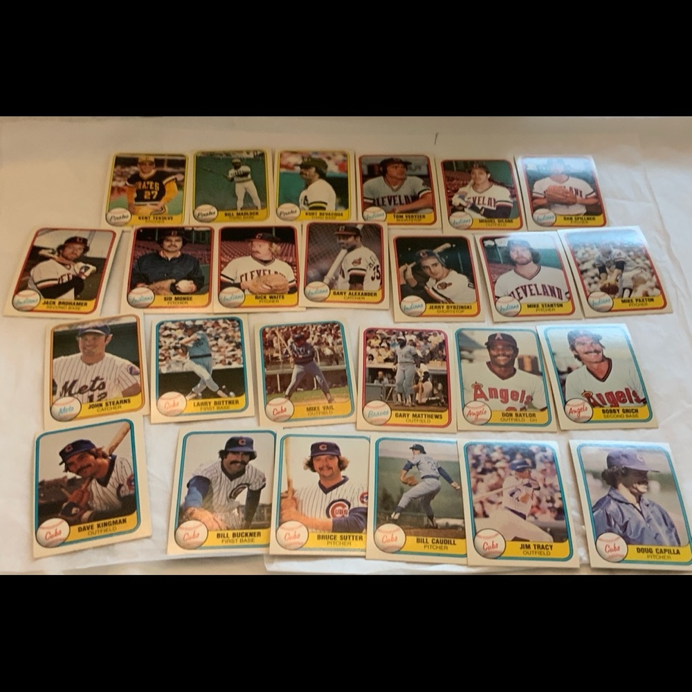 Bundle of Baseball Cards Lot 212